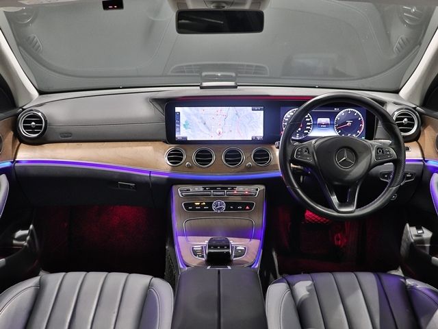 Mazda Bongo front view