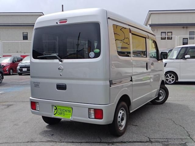Mazda Bongo front view