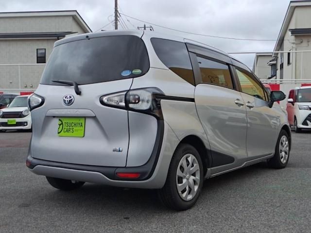 Mazda Bongo front view
