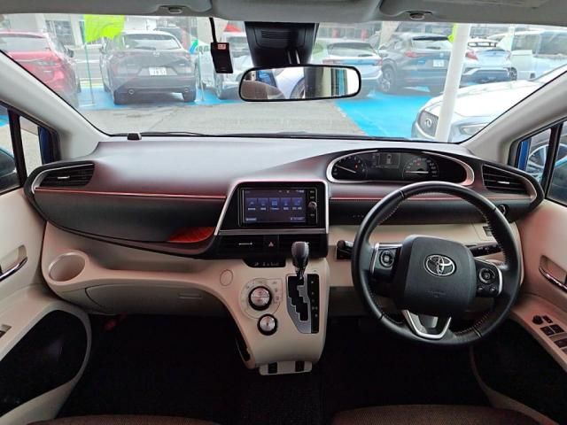 Mazda Bongo rear view