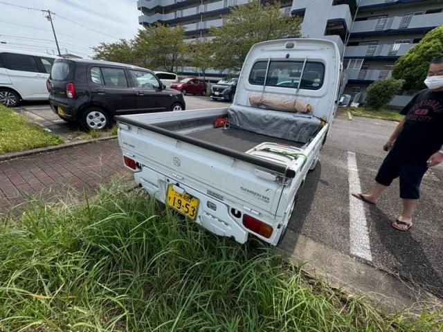 Mazda Bongo front view