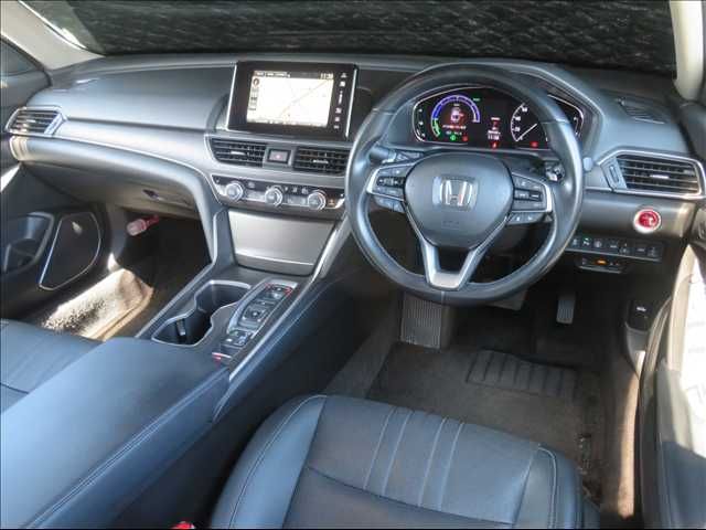 Mazda Bongo front view