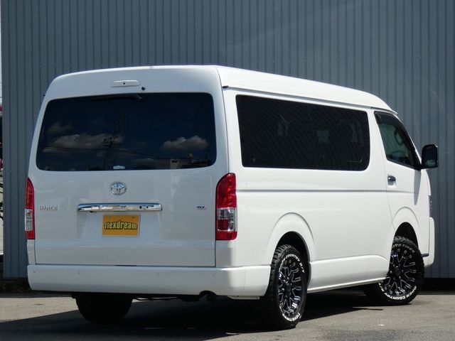 Mazda Bongo rear view