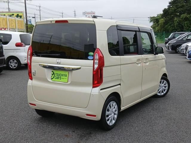 Mazda Bongo front view