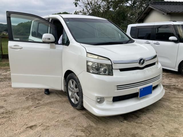 Mazda Bongo rear view