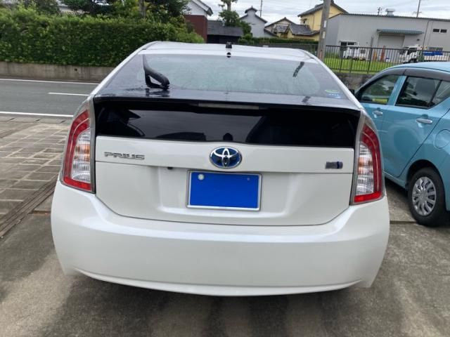 Mazda Bongo front view