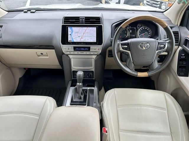 Mazda Bongo front view