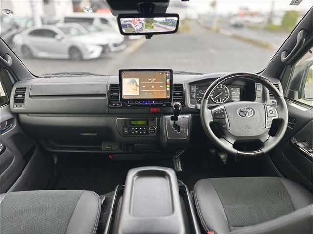 Mazda Bongo front view