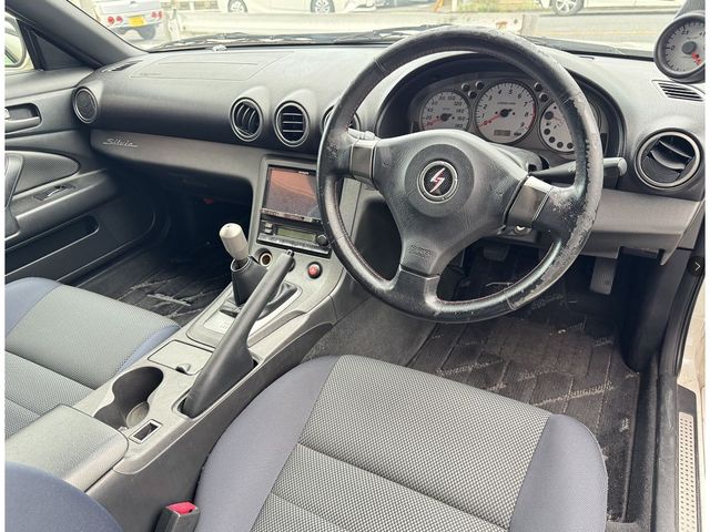 Mazda Bongo front view