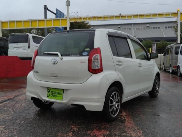 Mazda Bongo front view