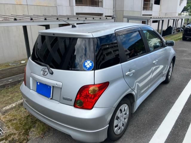 Mazda Bongo rear view