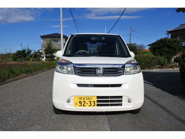 Mazda Bongo front view