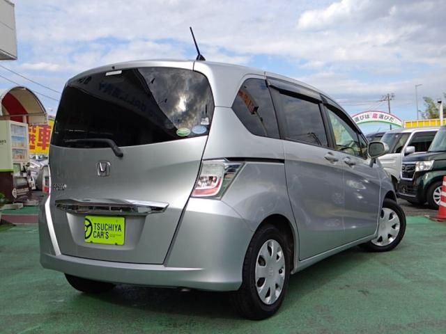 Mazda Bongo front view