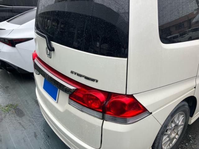 Mazda Bongo front view
