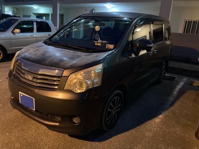 Mazda Bongo front view