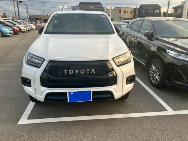 Mazda Bongo front view