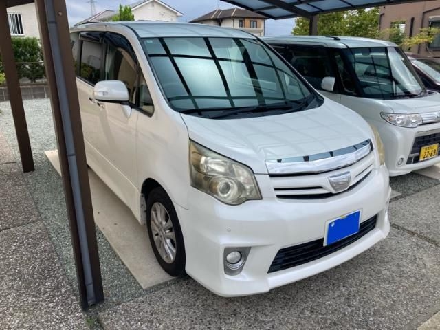 Mazda Bongo front view