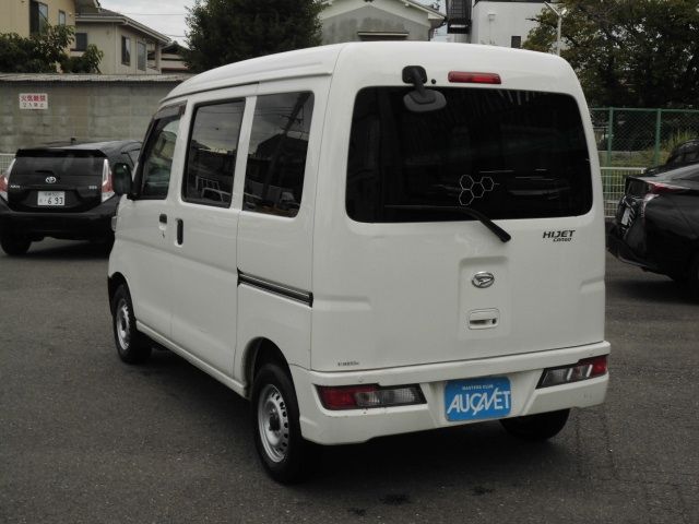 Mazda Bongo rear view