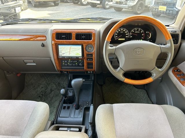 Mazda Bongo front view