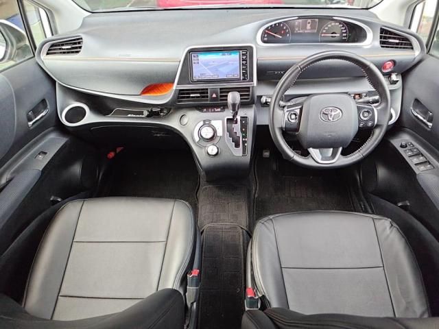 Mazda Bongo rear view
