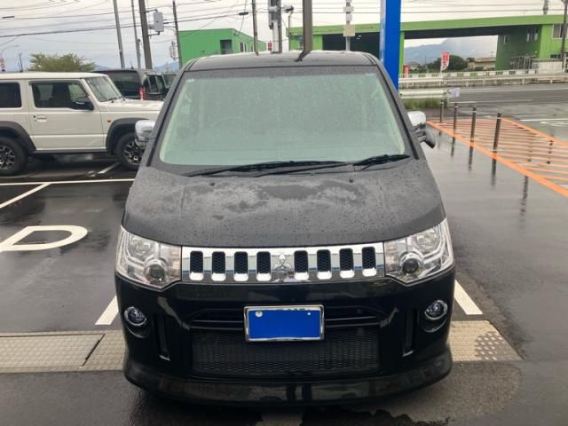Mazda Bongo front view