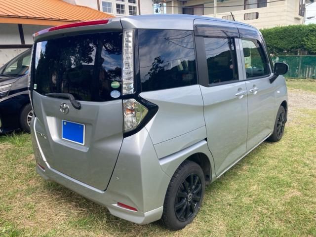 Mazda Bongo front view