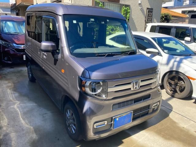 Mazda Bongo front view