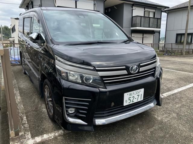 Mazda Bongo front view