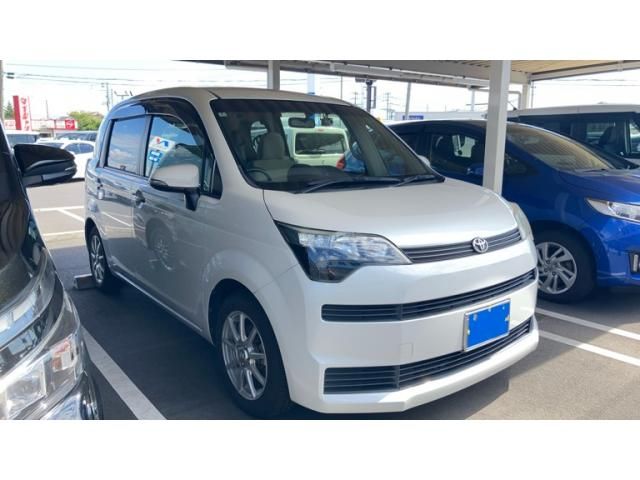 Mazda Bongo front view