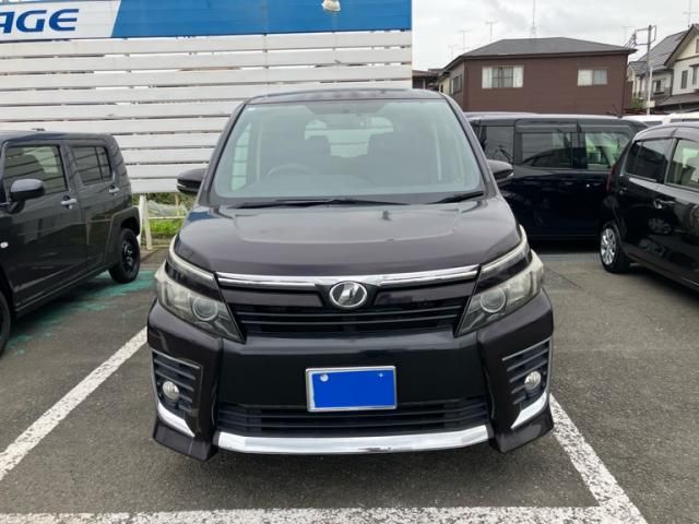 Mazda Bongo front view