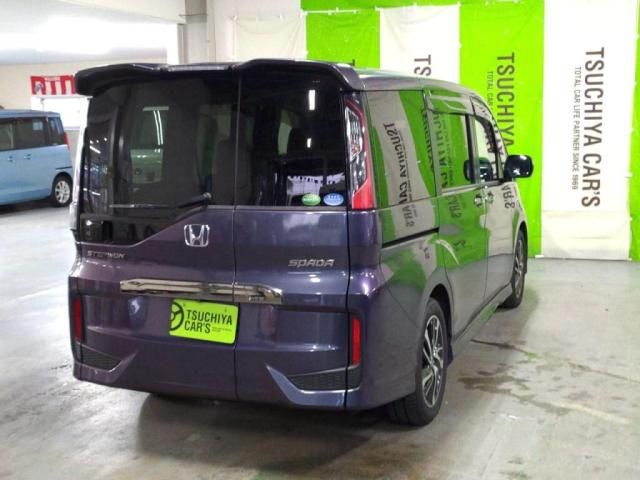 Mazda Bongo front view