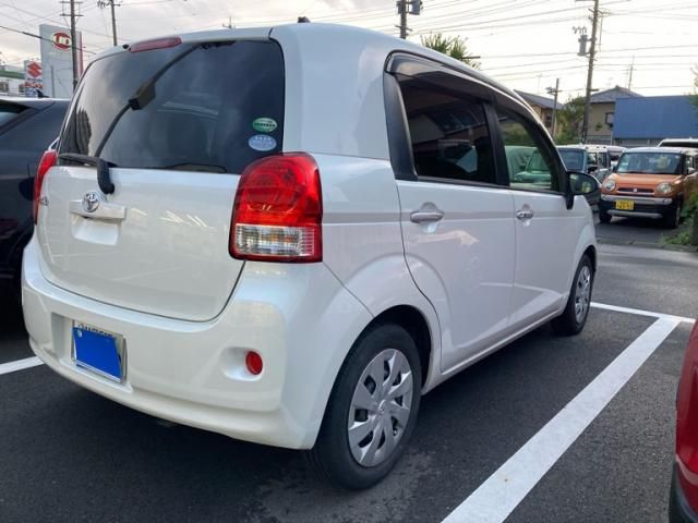 Mazda Bongo rear view