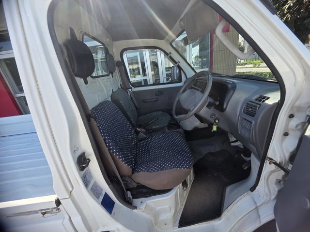 Mazda Bongo front view