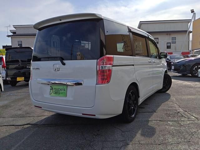 Mazda Bongo front view