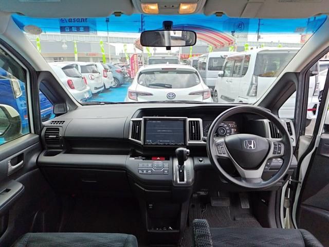 Mazda Bongo rear view