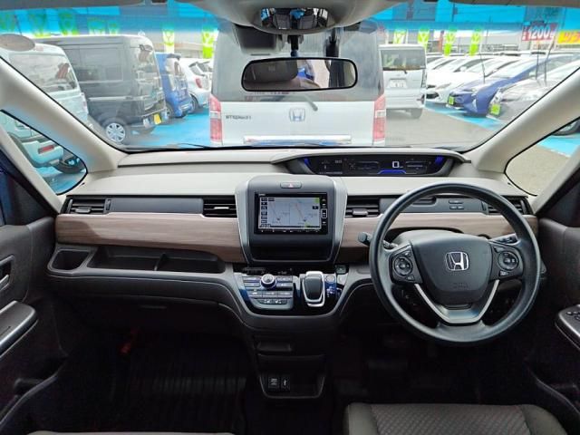 Mazda Bongo rear view