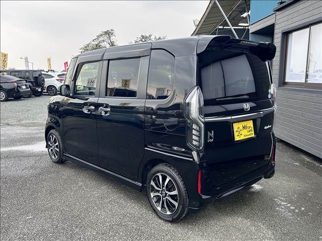 Mazda Bongo front view