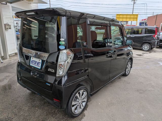 Mazda Bongo front view