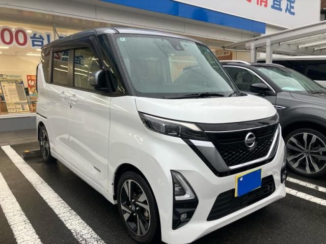 Mazda Bongo front view