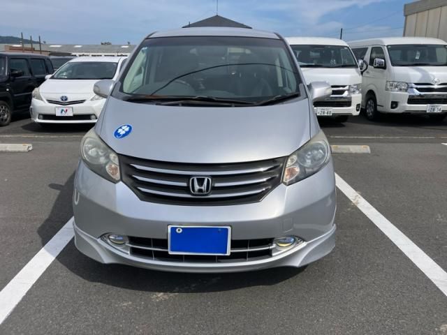 Mazda Bongo front view