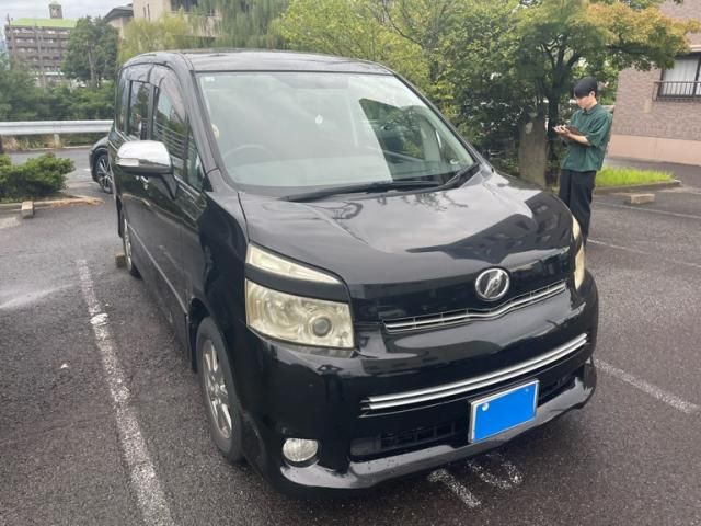 Mazda Bongo front view