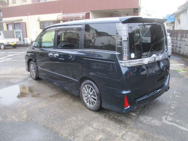 Mazda Bongo rear view