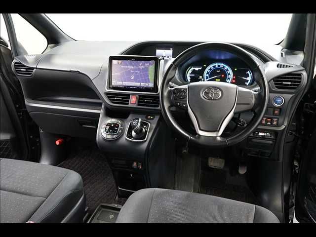 Mazda Bongo front view