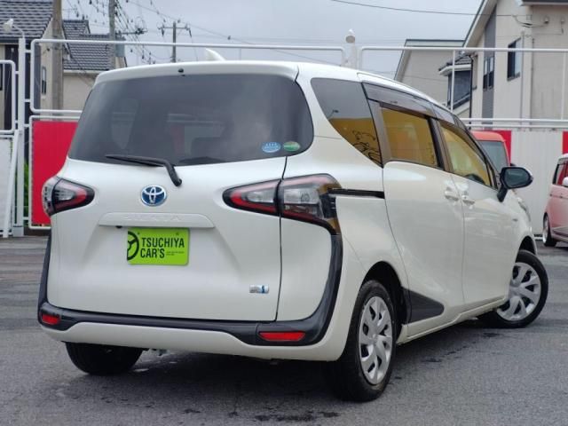 Mazda Bongo front view