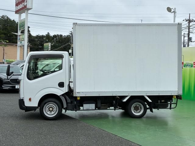 Mazda Bongo front view