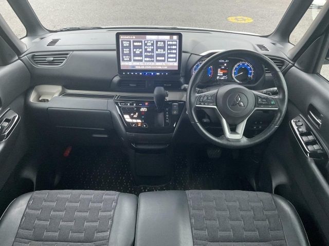 Mazda Bongo front view