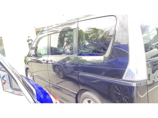 Mazda Bongo rear view