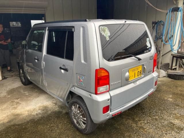 Mazda Bongo front view