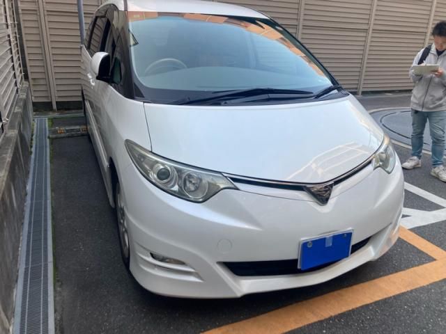 Mazda Bongo front view