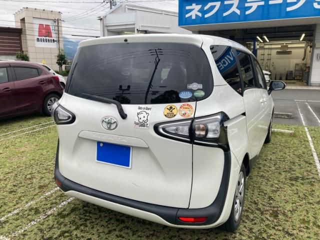 Mazda Bongo rear view